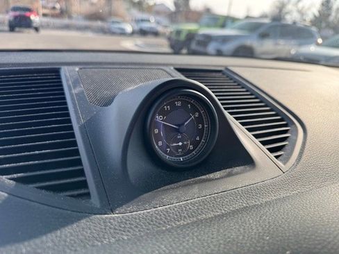 Used 2022 Porsche Macan image 31