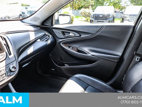 Used 2024 Chevrolet Malibu LT FWD image 35
