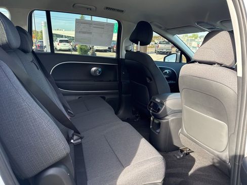 New 2026 Hyundai Ioniq 9 SE AWD/4WD image 12