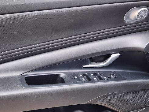Used 2025 Hyundai Elantra SEL FWD image 18