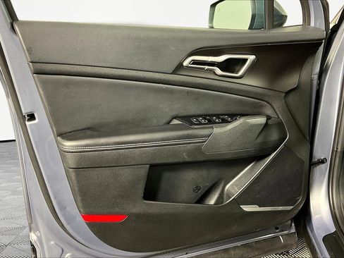 Used 2023 Kia Sportage EX image 18