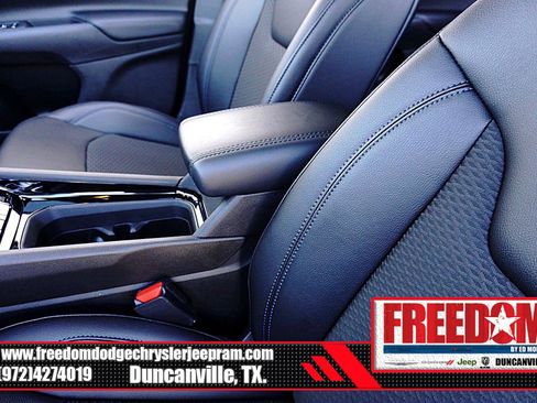 New 2026 Jeep Compass Latitude image 36