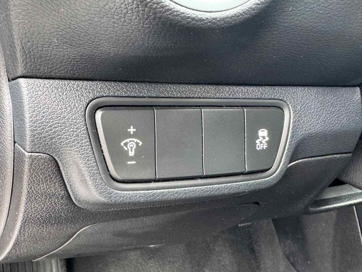 Used 2023 Kia Forte LXS FWD image 26