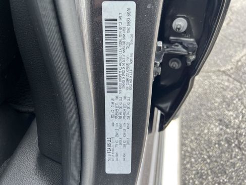 Used 2020 RAM 1500 Laramie AWD/4WD image 57