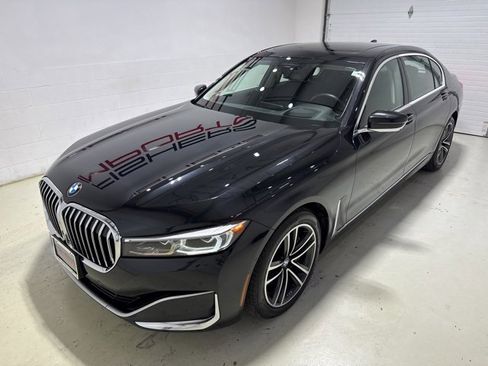 Used 2022 BMW 750i xDrive w/ Luxury Rear Seating Package image 11
