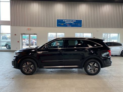 Used 2021 Kia Sorento EX image 2
