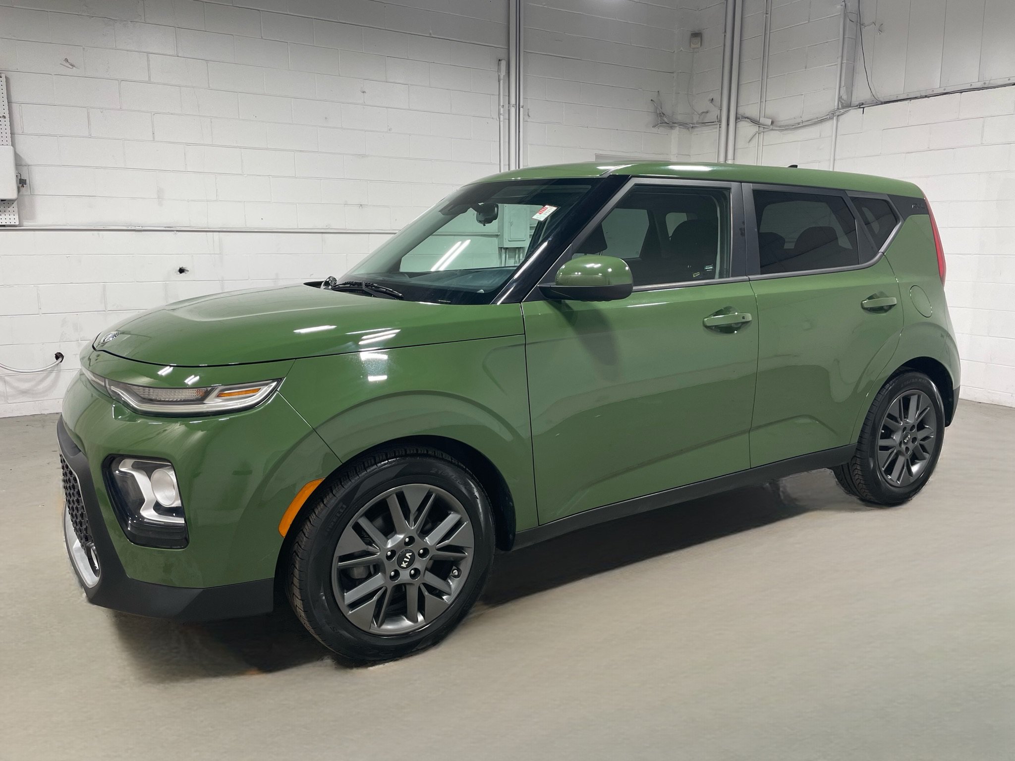 Used 2020 Kia Soul EX FWD image 1