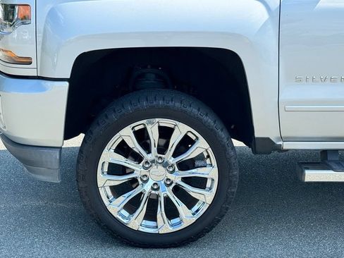 Used 2017 Chevrolet Silverado 1500 LT w/ All Star Edition AWD/4WD image 29