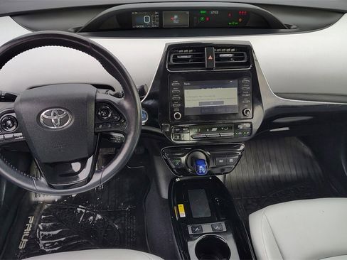Used 2020 Toyota Prius XLE image 11