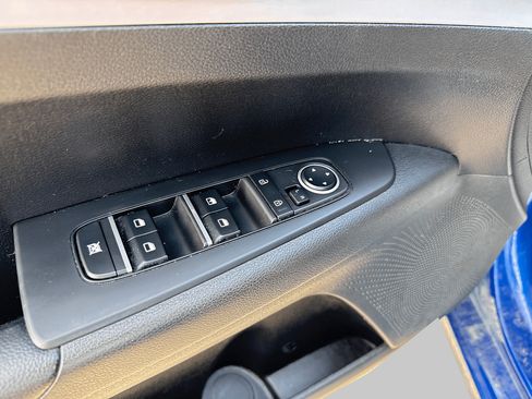 Used 2023 Kia Forte LXS w/ LXS Technology Package FWD image 10