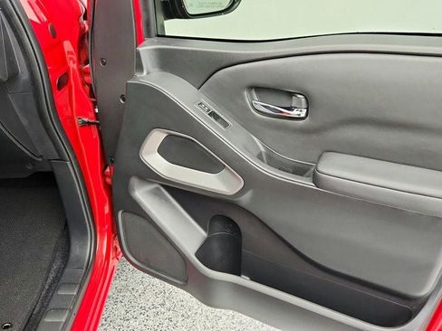 Used 2022 Nissan Frontier SV image 26