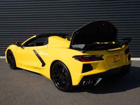 Used 2025 Chevrolet Corvette Stingray Premium Conv w/ 3LT image 25