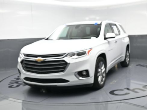 Used 2018 Chevrolet Traverse Premier FWD image 11