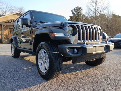 Used 2020 Jeep Wrangler Unlimited Sport image 4