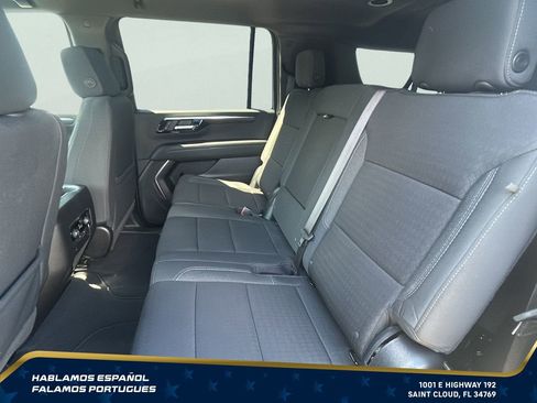Used 2025 Chevrolet Suburban LS RWD image 26