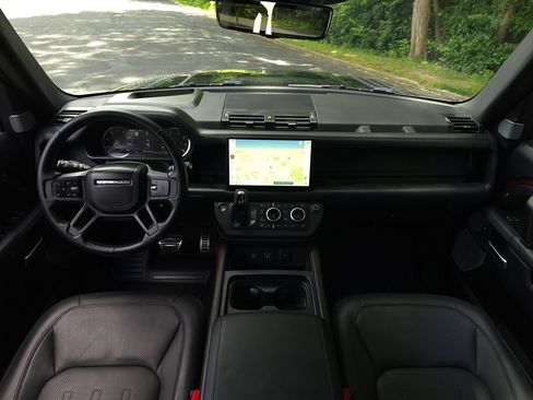 Used 2023 Land Rover Defender 130 X AWD/4WD image 10