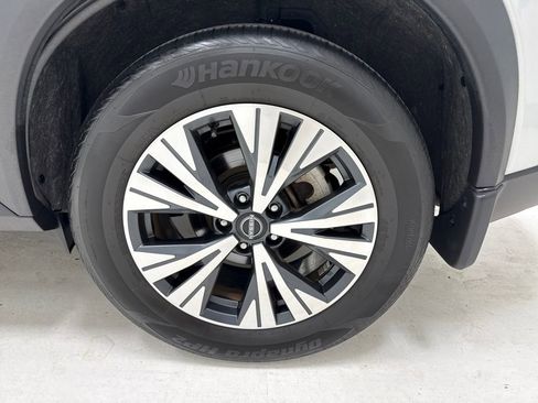 Used 2023 Nissan Rogue SV image 7