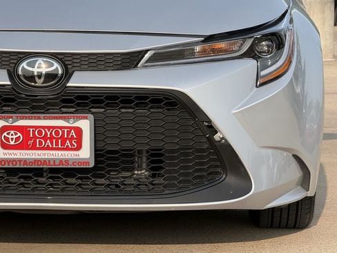 Used 2021 Toyota Corolla LE w/ Carpet Mat Package (TMS) FWD image 10