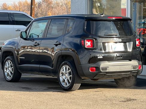Used 2023 Jeep Renegade Latitude AWD/4WD image 7