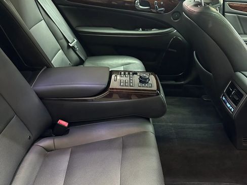 Used 2015 Hyundai Equus Signature RWD image 36