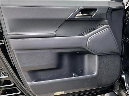 Used 2025 Lexus GX 550 image 18