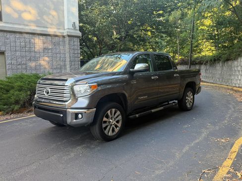 Used 2016 Toyota Tundra Limited w/ Limited Premium Package AWD/4WD image 3
