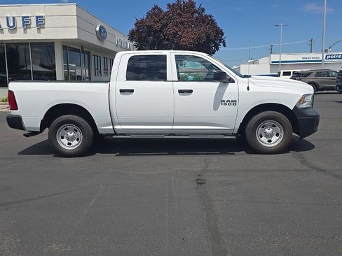 Used 2018 RAM 1500 Tradesman w/ Popular Equipment Group AWD/4WD image 2