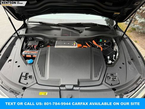 Used 2024 Audi Q8 e-tron Premium Plus image 41