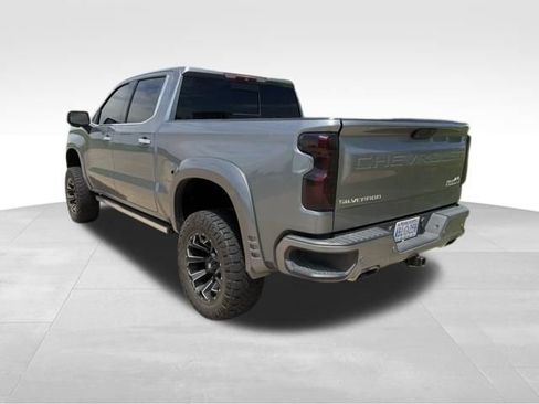 Used 2019 Chevrolet Silverado 1500 High Country w/ Technology Package AWD/4WD image 5