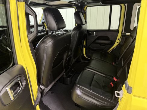 Used 2023 Jeep Wrangler Unlimited Sahara AWD/4WD image 7