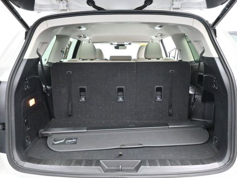 Used 2023 Subaru Ascent Limited image 9