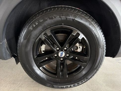 Used 2023 Ford Explorer XLT RWD image 24