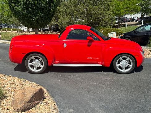 Used 2005 Chevrolet SSR w/ Preferred Equipment Group RWD image 11