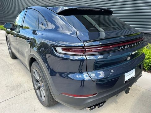 Used 2025 Porsche Cayenne E-Hybrid Coupe image 3