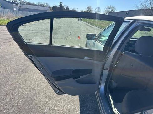 Used 2012 Honda Accord LX image 23