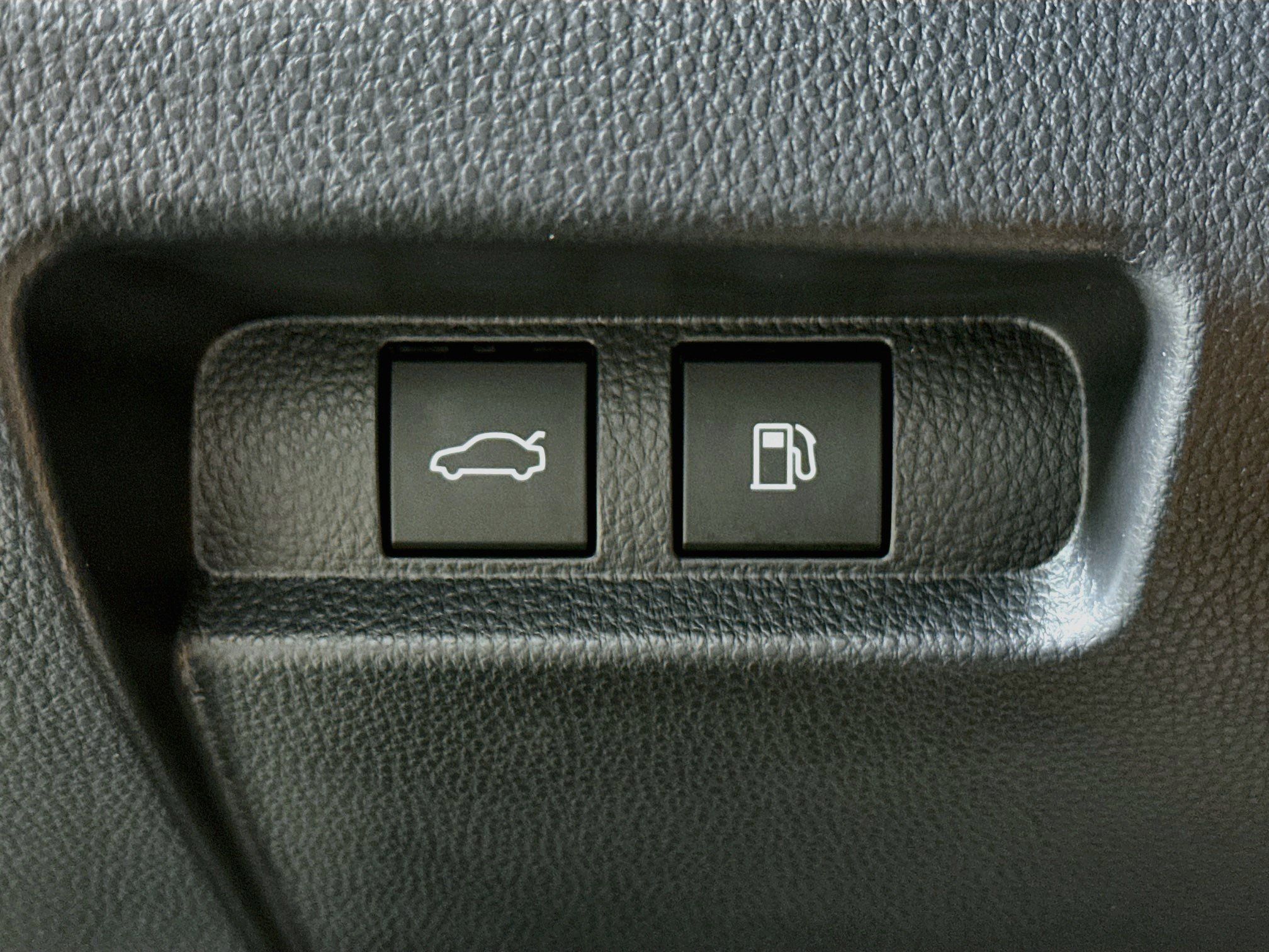 Used 2026 Toyota Crown AWD/4WD image 9
