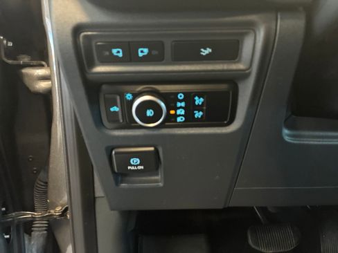 Used 2023 Ford F150 XLT AWD/4WD image 15