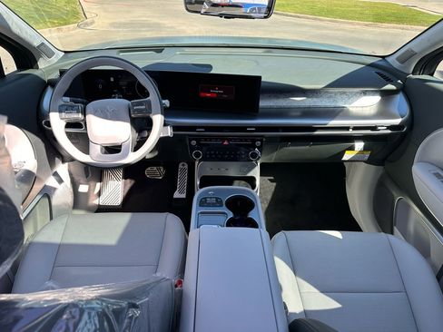 Certified 2026 Hyundai Ioniq 9 Calligraphy image 21