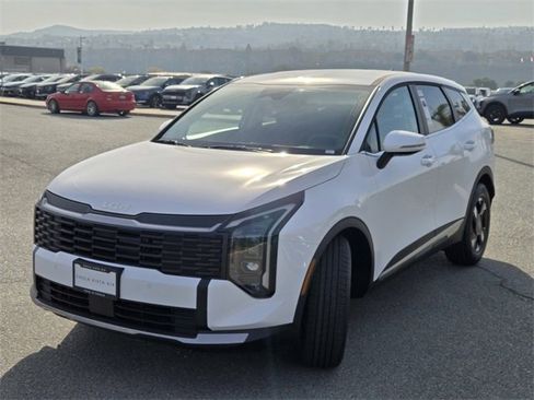 New 2026 Kia Sportage LX image 10