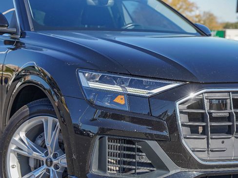 Used 2022 Audi Q8 Premium Plus w/ Premium Plus Package image 2