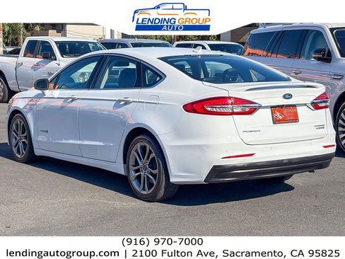 Used 2019 Ford Fusion Titanium FWD image 2