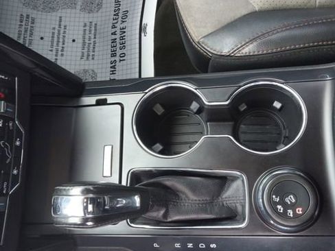 Used 2017 Ford Explorer XLT w/ XLT Technology Feature Bundle AWD/4WD image 27
