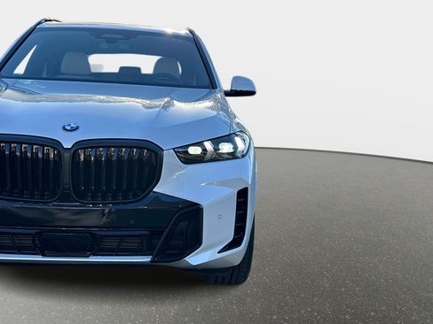 New 2026 BMW X5 xDrive40i w/ M Sport Package image 9