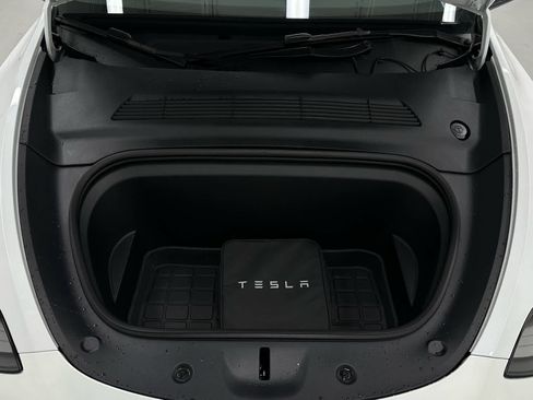 Used 2023 Tesla Model Y Long Range image 41