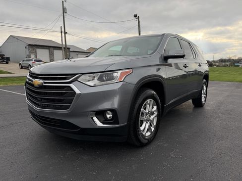 Used 2020 Chevrolet Traverse LT image 1