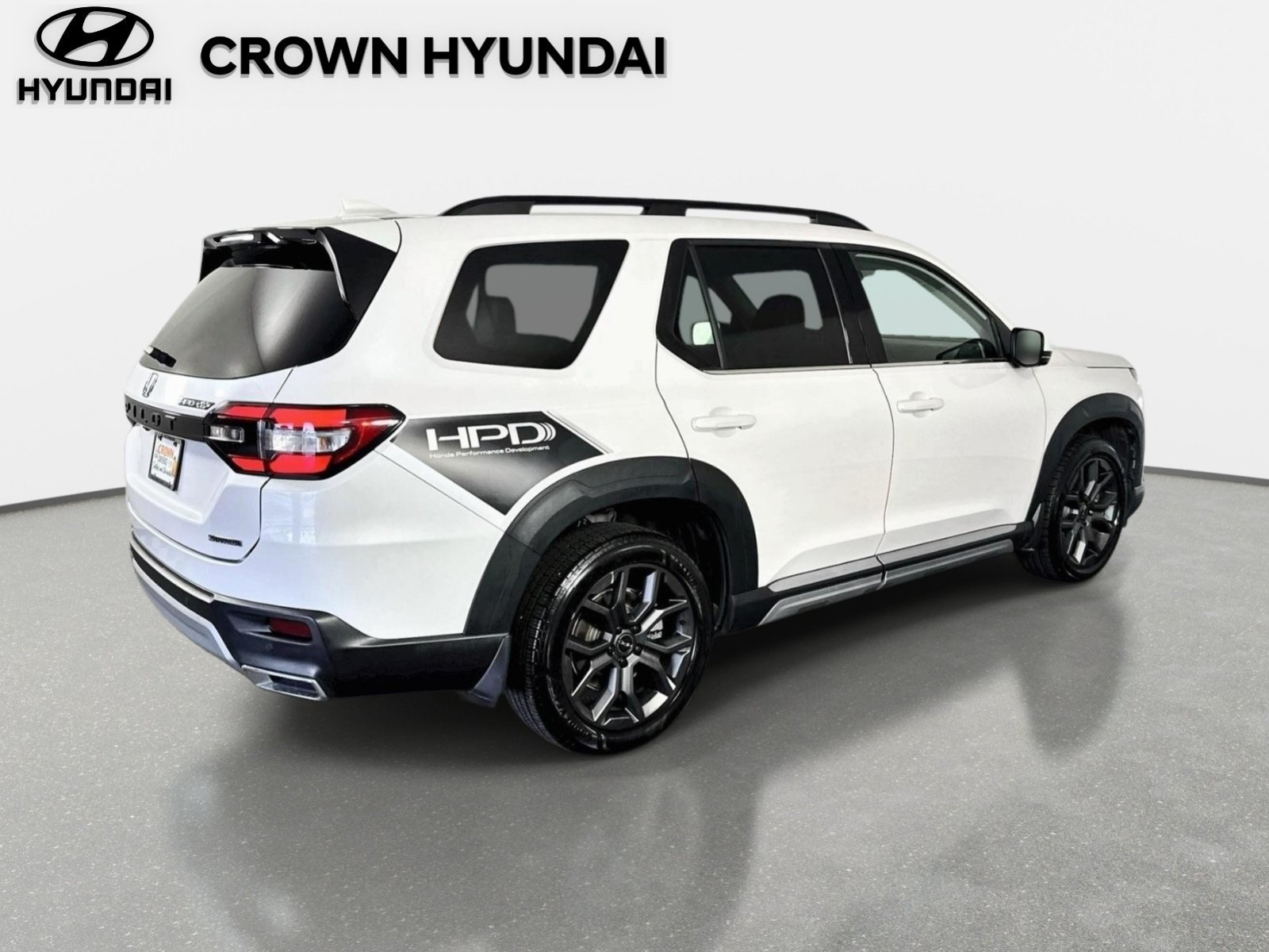 Used 2023 Honda Pilot Touring image 6