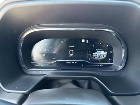 Used 2023 GMC Yukon XL SLT image 30