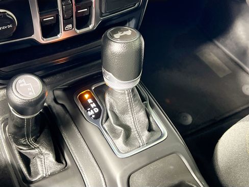 Used 2024 Jeep Wrangler Sport S image 24