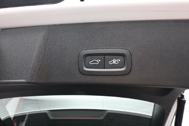 Used 2023 Volvo XC40 B5 Plus w/ Protection Package Premier AWD/4WD image 31