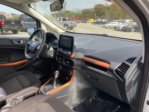 Used 2021 Ford EcoSport SE w/ SE Convenience Package image 29